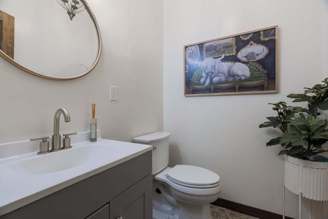 8805 Warm Springs Road NW, Albuquerque, NM 87120