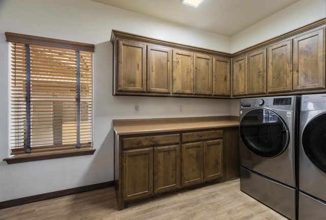 8805 Warm Springs Road NW, Albuquerque, NM 87120