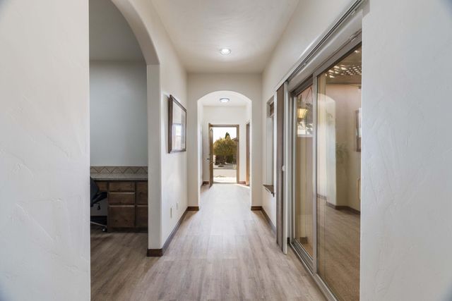 8805 Warm Springs Road NW, Albuquerque, NM 87120