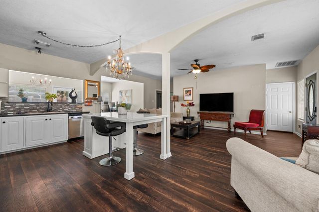 3737 Whisper Walk, Montgomery, TX 77356