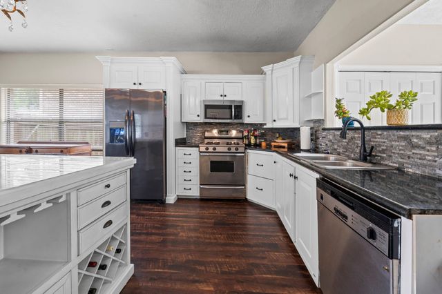 3737 Whisper Walk, Montgomery, TX 77356