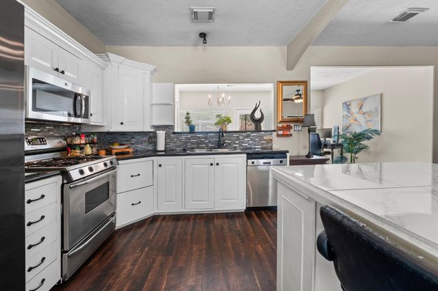 3737 Whisper Walk, Montgomery, TX 77356