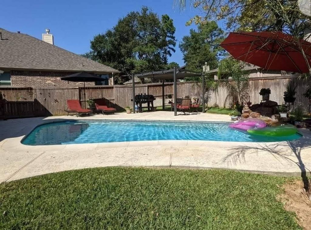 3737 Whisper Walk, Montgomery, TX 77356
