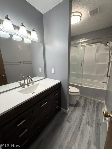 533 Valley Drive B5, Medina, OH 44256