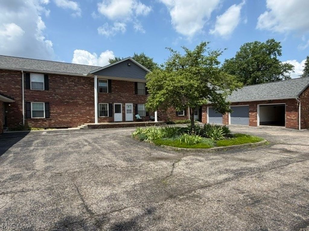 533 Valley Drive B5, Medina, OH 44256