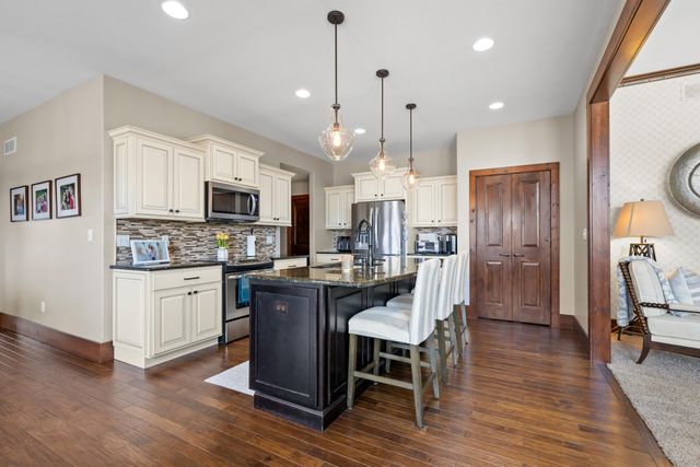 4915 THORNBROOK RDG, Columbia, MO 65203