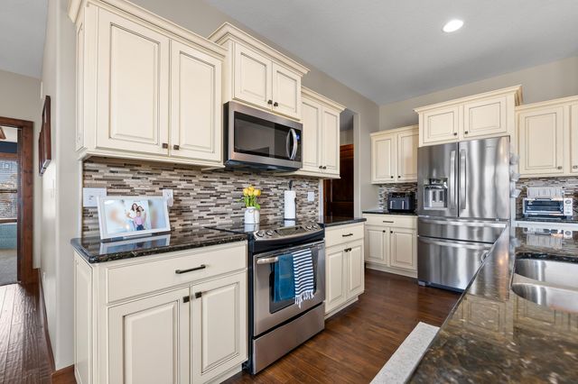 4915 THORNBROOK RDG, Columbia, MO 65203