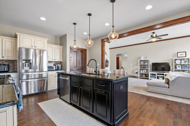 4915 THORNBROOK RDG, Columbia, MO 65203