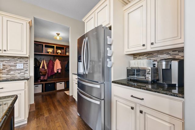 4915 THORNBROOK RDG, Columbia, MO 65203