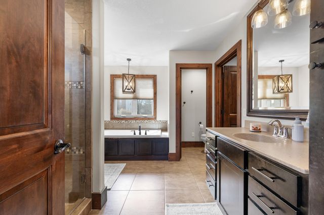 4915 THORNBROOK RDG, Columbia, MO 65203