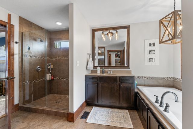 4915 THORNBROOK RDG, Columbia, MO 65203