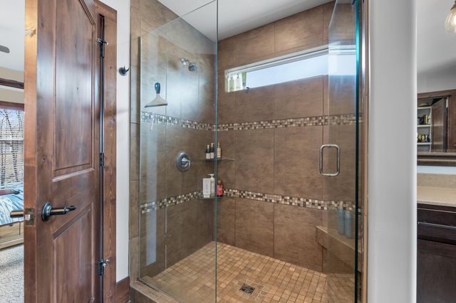 4915 THORNBROOK RDG, Columbia, MO 65203