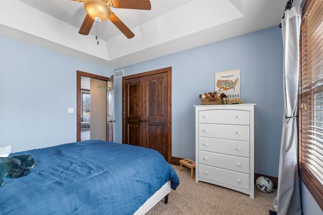 4915 THORNBROOK RDG, Columbia, MO 65203