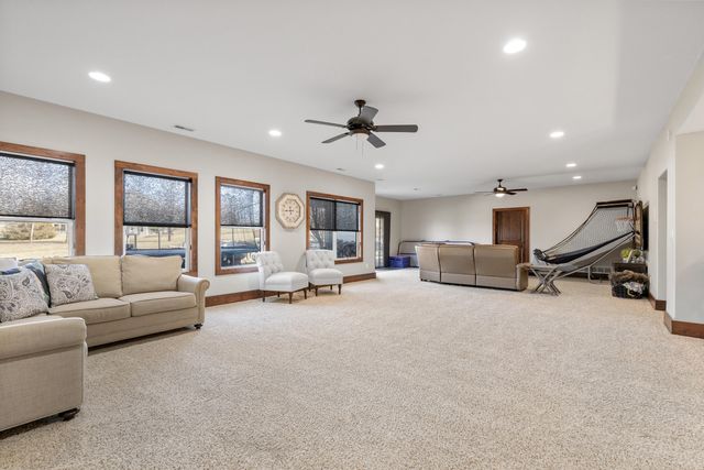 4915 THORNBROOK RDG, Columbia, MO 65203