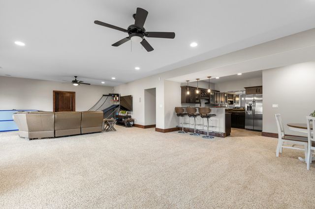 4915 THORNBROOK RDG, Columbia, MO 65203