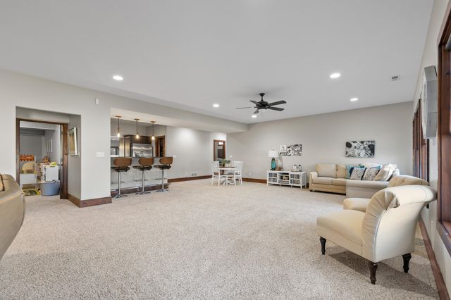 4915 THORNBROOK RDG, Columbia, MO 65203