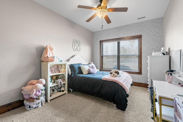 4915 THORNBROOK RDG, Columbia, MO 65203