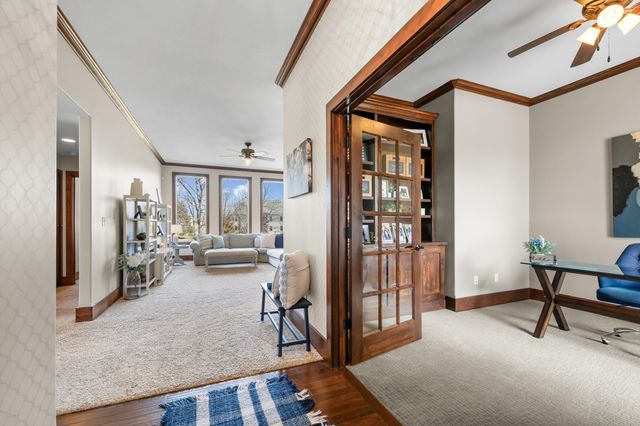 4915 THORNBROOK RDG, Columbia, MO 65203