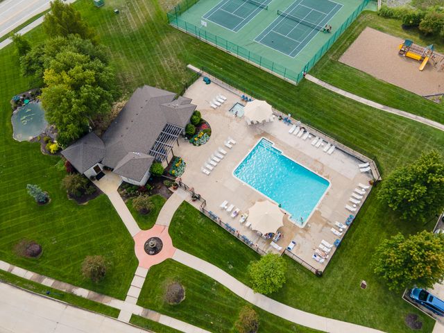 4915 THORNBROOK RDG, Columbia, MO 65203