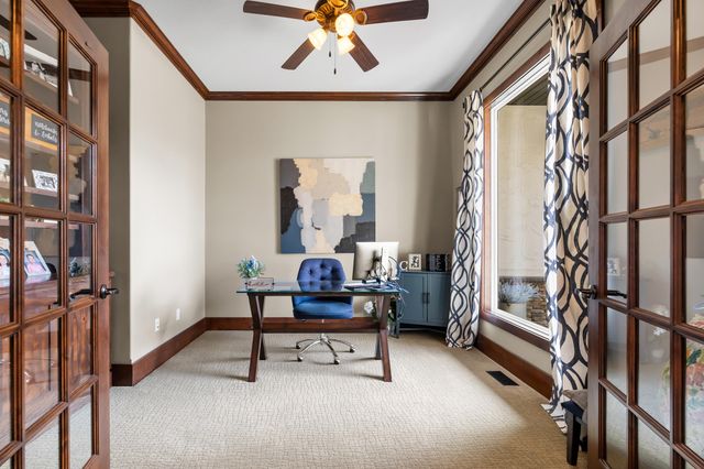 4915 THORNBROOK RDG, Columbia, MO 65203