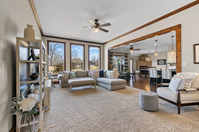 4915 THORNBROOK RDG, Columbia, MO 65203