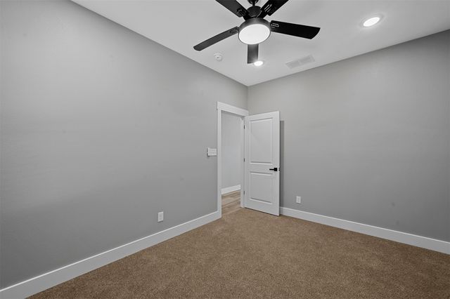 527 W Walker Street, Denison, TX 75020