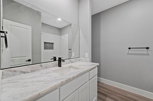 527 W Walker Street, Denison, TX 75020