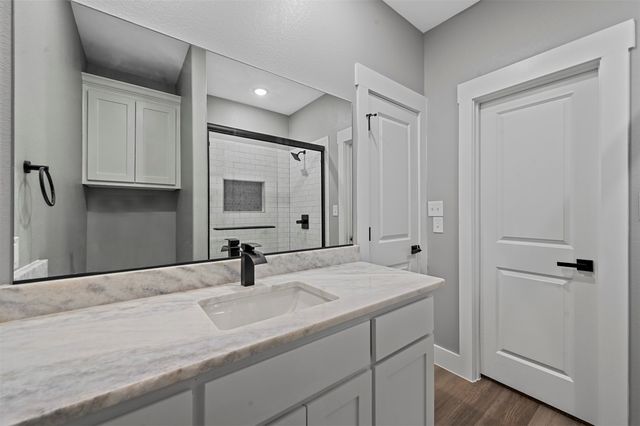 527 W Walker Street, Denison, TX 75020