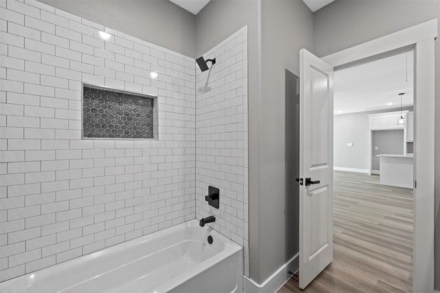 527 W Walker Street, Denison, TX 75020