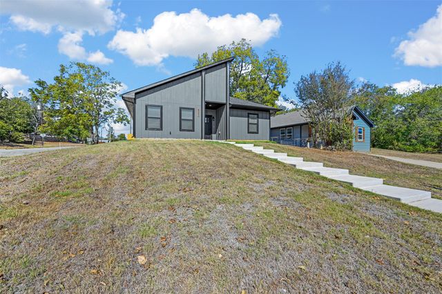 527 W Walker Street, Denison, TX 75020