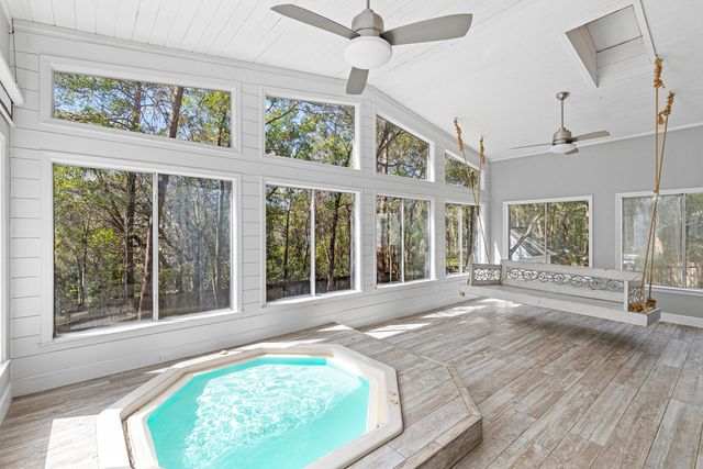 2624 Edgewater Drive, Niceville, FL 32578