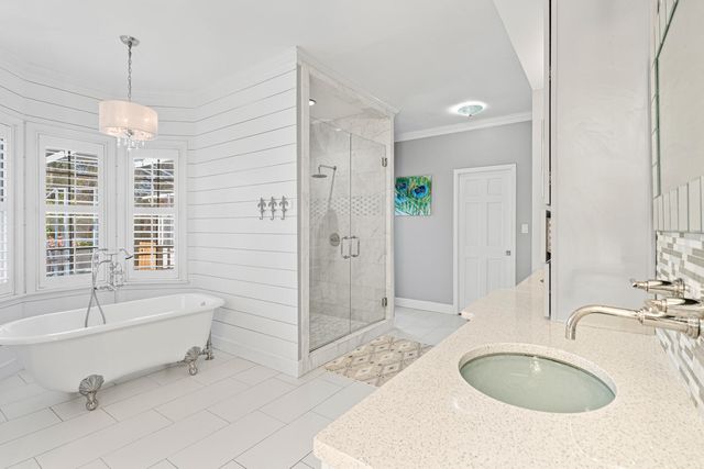 2624 Edgewater Drive, Niceville, FL 32578