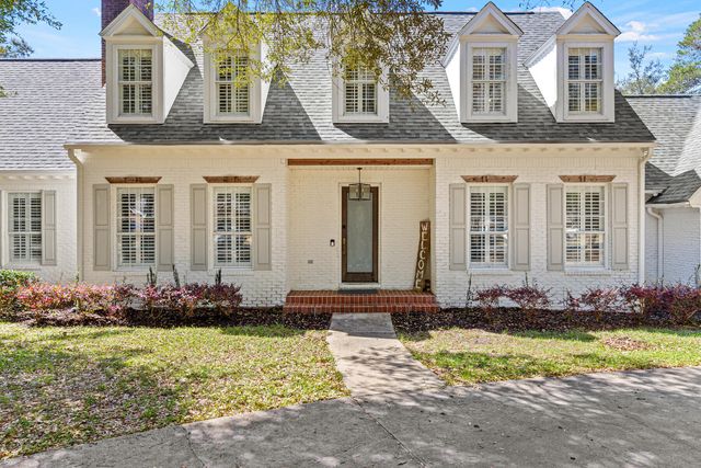 2624 Edgewater Drive, Niceville, FL 32578