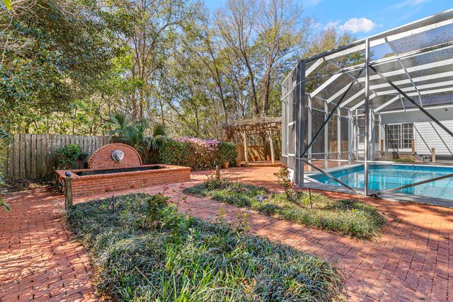 2624 Edgewater Drive, Niceville, FL 32578