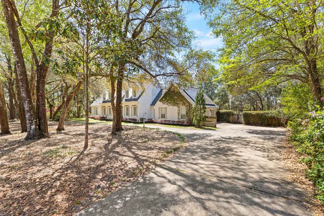 2624 Edgewater Drive, Niceville, FL 32578