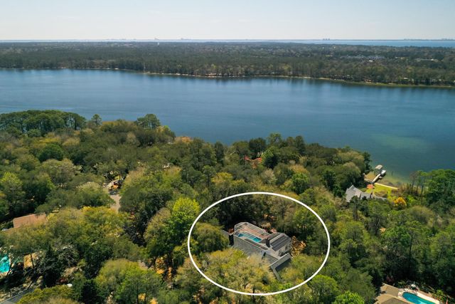 2624 Edgewater Drive, Niceville, FL 32578