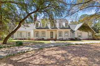 2624 Edgewater Drive, Niceville, FL 32578