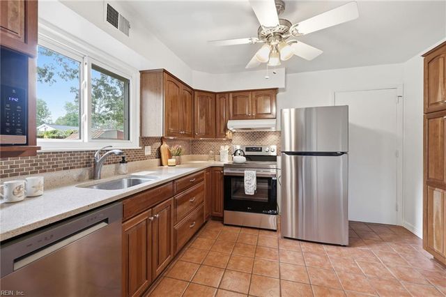 440 Bernice PL, Virginia Beach, VA 23452