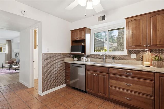 440 Bernice PL, Virginia Beach, VA 23452