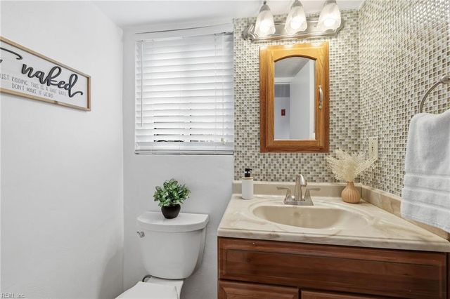 440 Bernice PL, Virginia Beach, VA 23452