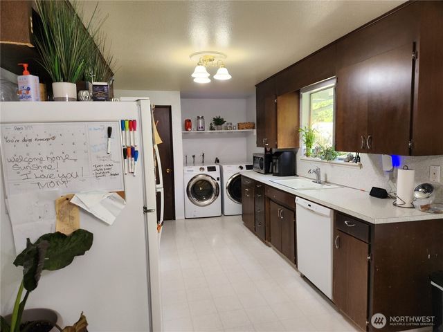 5029 80th Avenue Ct E, Fife, WA 98424