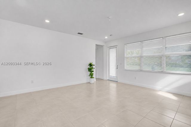 4242 Rosa Dr, Deerfield Beach, FL 33064