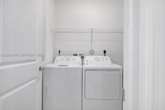 4242 Rosa Dr, Deerfield Beach, FL 33064
