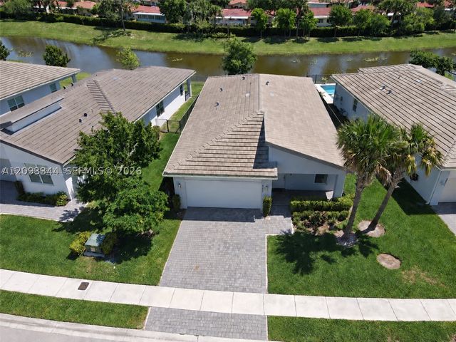 4242 Rosa Dr, Deerfield Beach, FL 33064