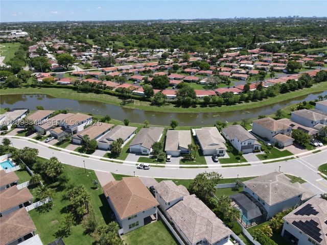 4242 Rosa Dr, Deerfield Beach, FL 33064