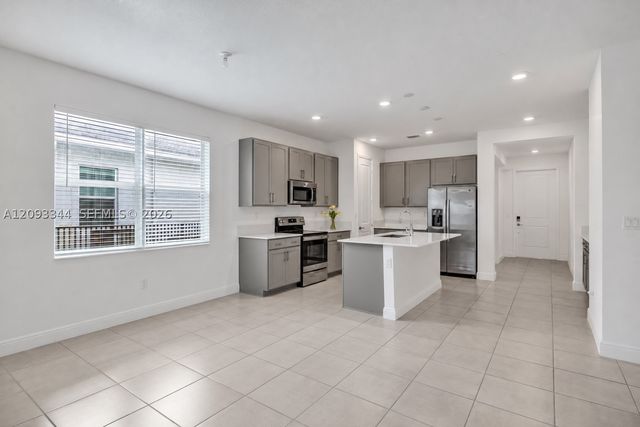 4242 Rosa Dr, Deerfield Beach, FL 33064
