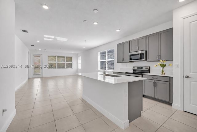 4242 Rosa Dr, Deerfield Beach, FL 33064