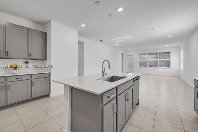 4242 Rosa Dr, Deerfield Beach, FL 33064
