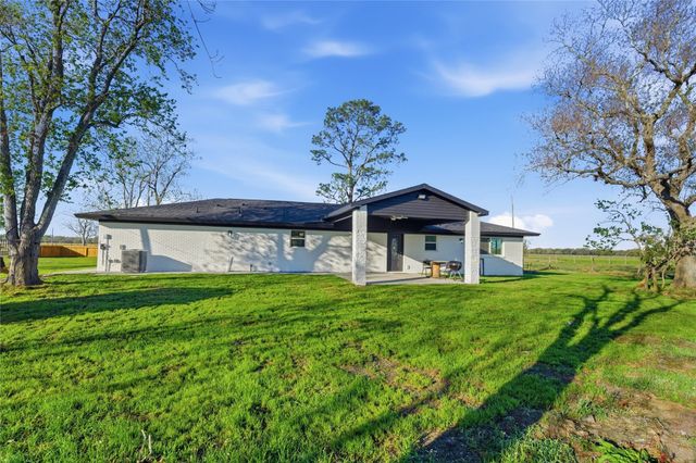 6623 County Road 4, Damon, TX 77430