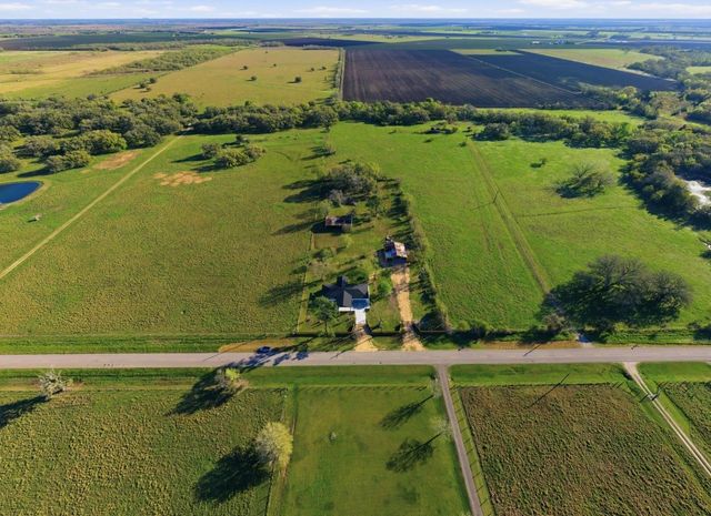 6623 County Road 4, Damon, TX 77430